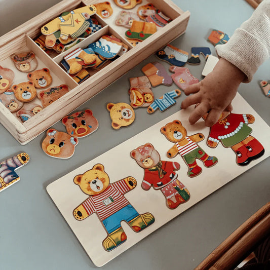 Drewniana układanka z przebieranym misiem – zestaw puzzli z pudełkiem do przechowywania (zabawka edukacyjna)
