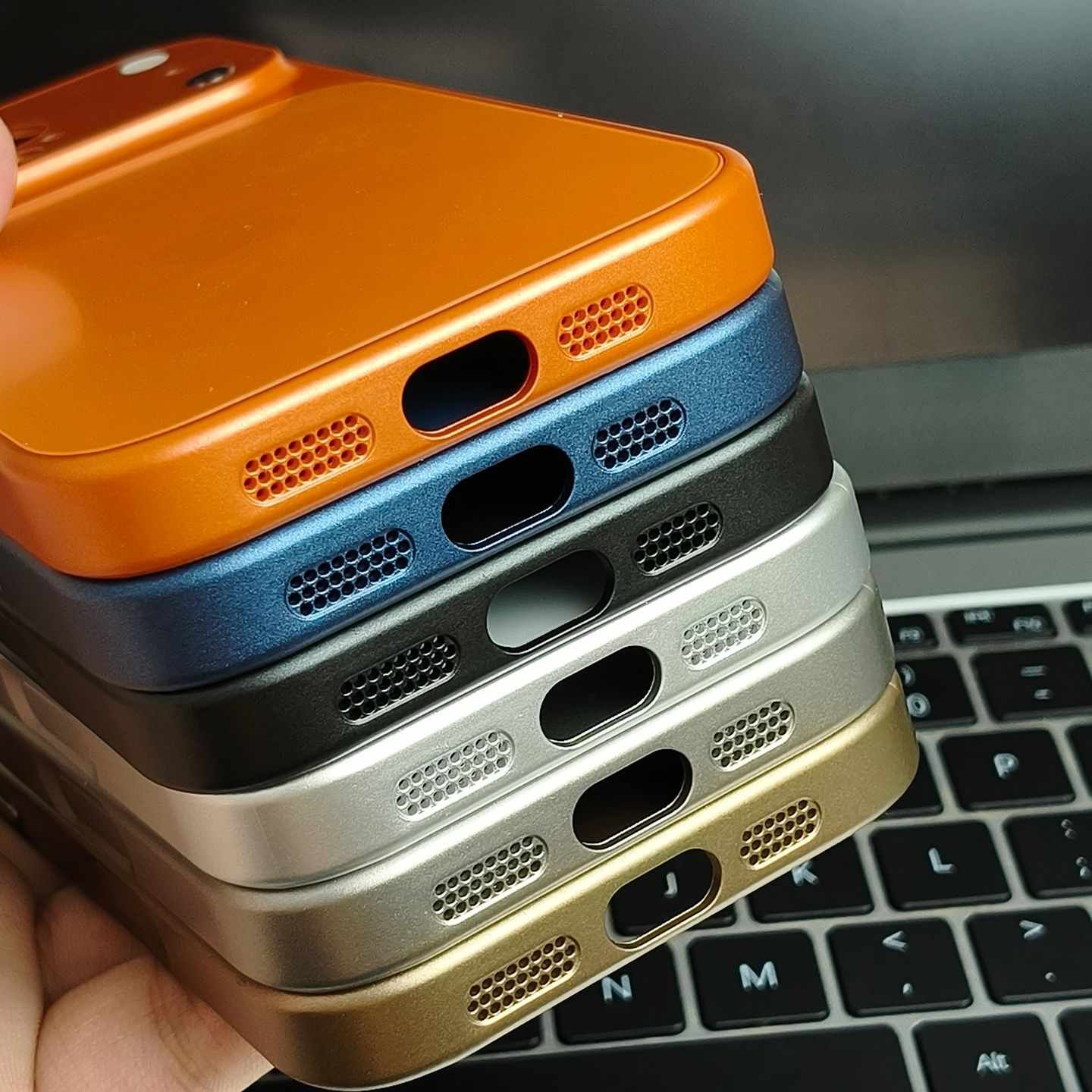 Etui ochronne MagSafe z osłoną aparatu