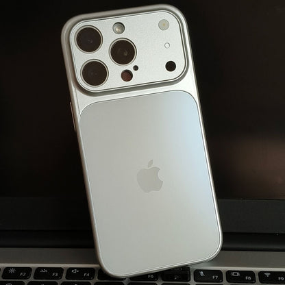 Etui ochronne MagSafe z osłoną aparatu