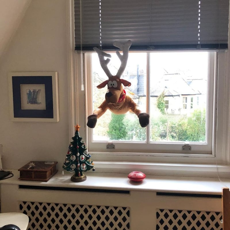 Zabawna ozdoba świąteczna "Ups!” z Mikołajem i reniferem